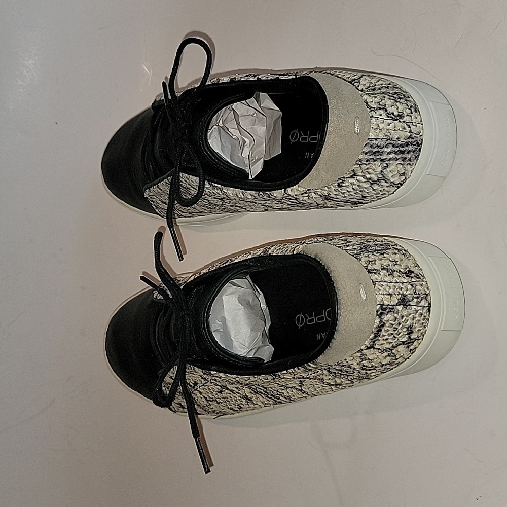 COLE HAAN WOMEN'S GRANSPRO SPECTATOR SNEAKERS - Picture 3 of 15